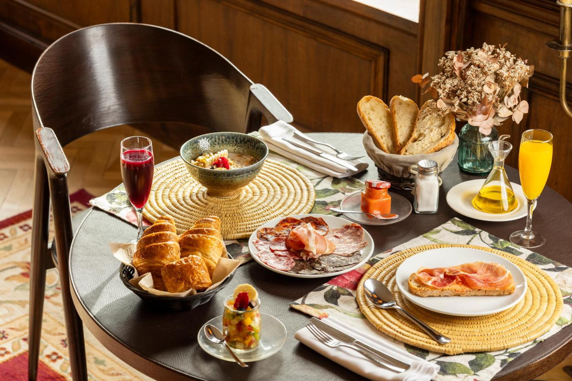 Angelats Hotel - A Signature Boutique Hotel & Restaurant 리베스 데 프레세르 외부 사진